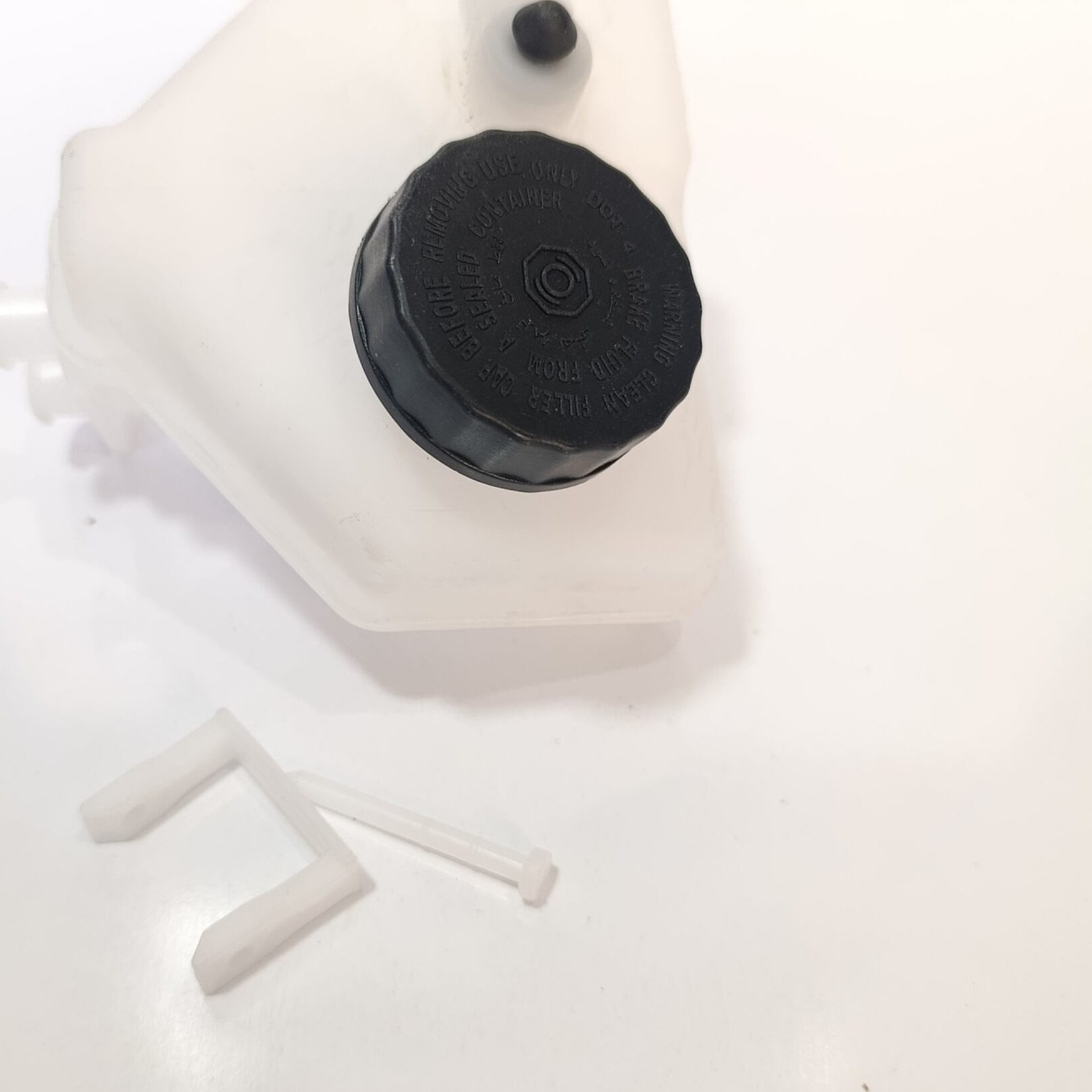 مخزن پمپ ترمز 405 دیناپارت